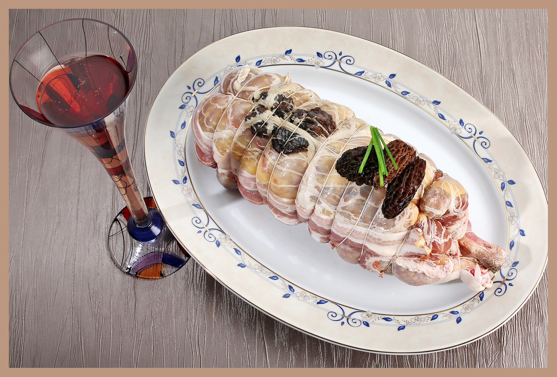 Rôti de Pintade farce aux Morilles+liseret